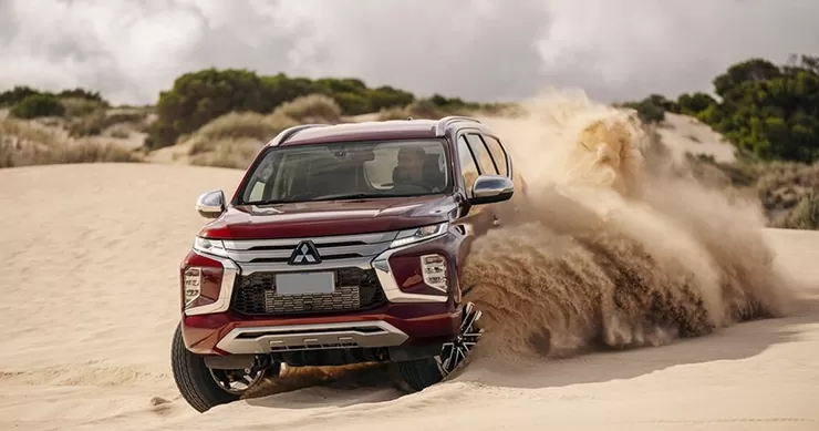 Giá xe Mitsubishi Pajero Sport lăn bánh tháng 5/2023, ưu đãi 50% LPTB
