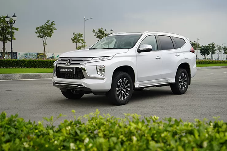 Giá xe Mitsubishi Pajero Sport lăn bánh tháng 5/2023, ưu đãi 50% LPTB